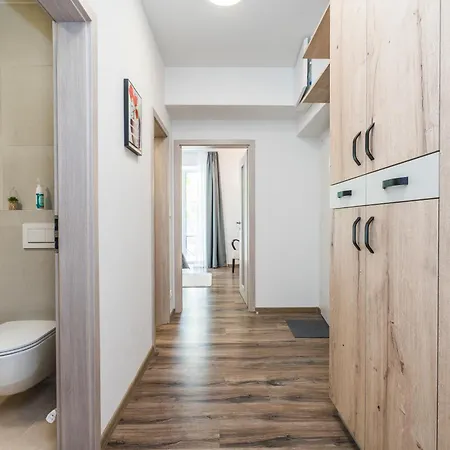 Apartmán Perla Hradce 201 *